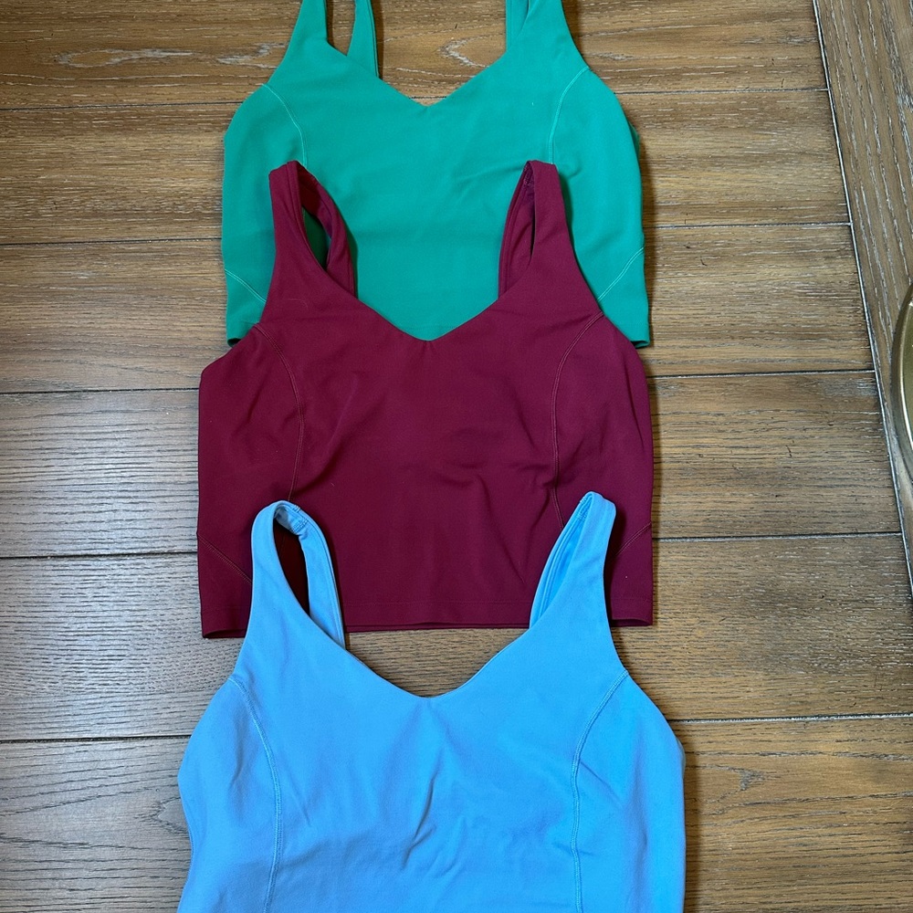 lululemon Align tank  v-neck lot C/D soft flattering sold out.. EUC. 🎄💕🎄💕🎄 Sz 6